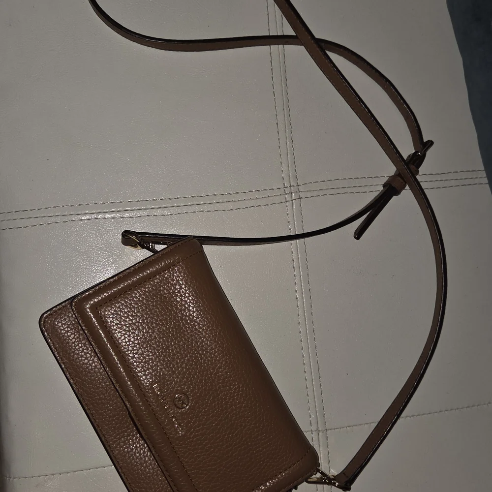 Michael Kors Jet Set Small Cognac Brown Pebbled Leather Smartphone Crossbody Bag
